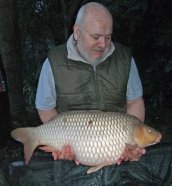 Barry Gravell catches the 'smaller' Chag at 27lb. Warms a chilly start at 06.50am...
